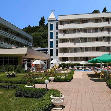 Hotel Oasis Albena Bagian luar foto