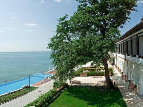 Hotel Oasis Albena Bagian luar foto