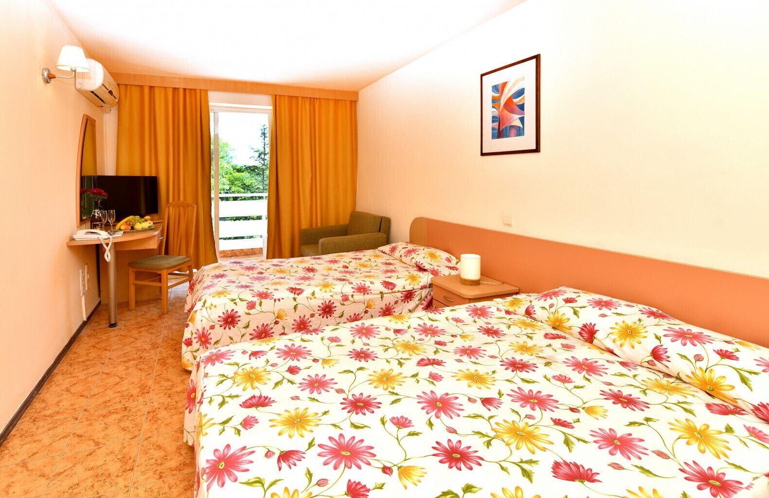 Hotel Oasis Albena Bagian luar foto